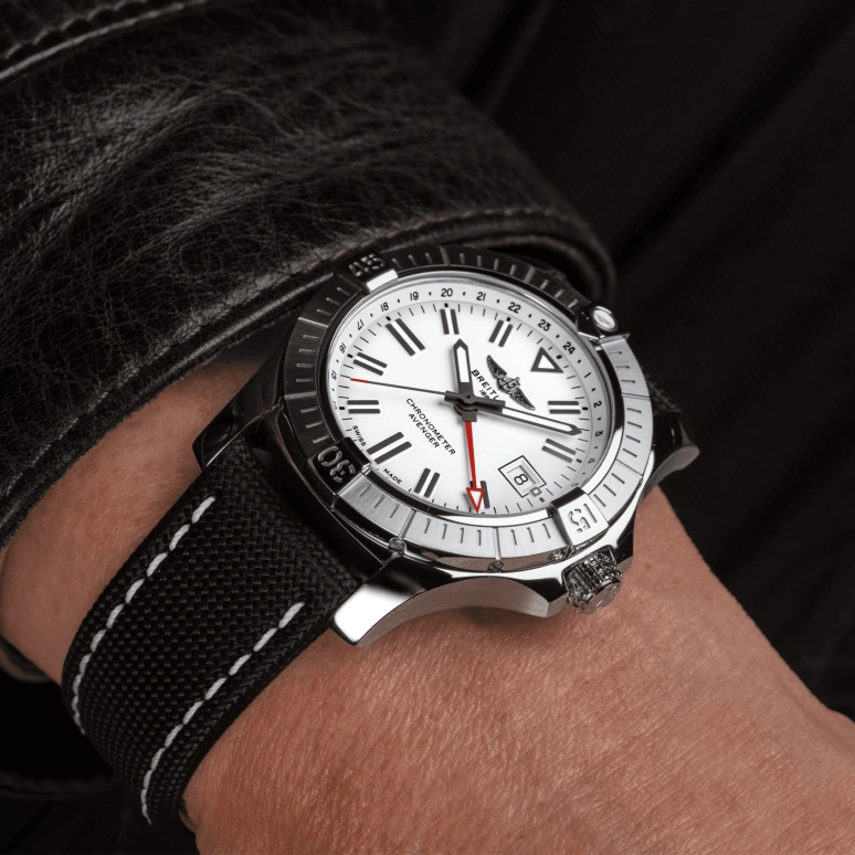 Breitling,Avenger 43mm,43mm,Stainless Steel,White,Automatic,Date,42hours,A32397101A1X1