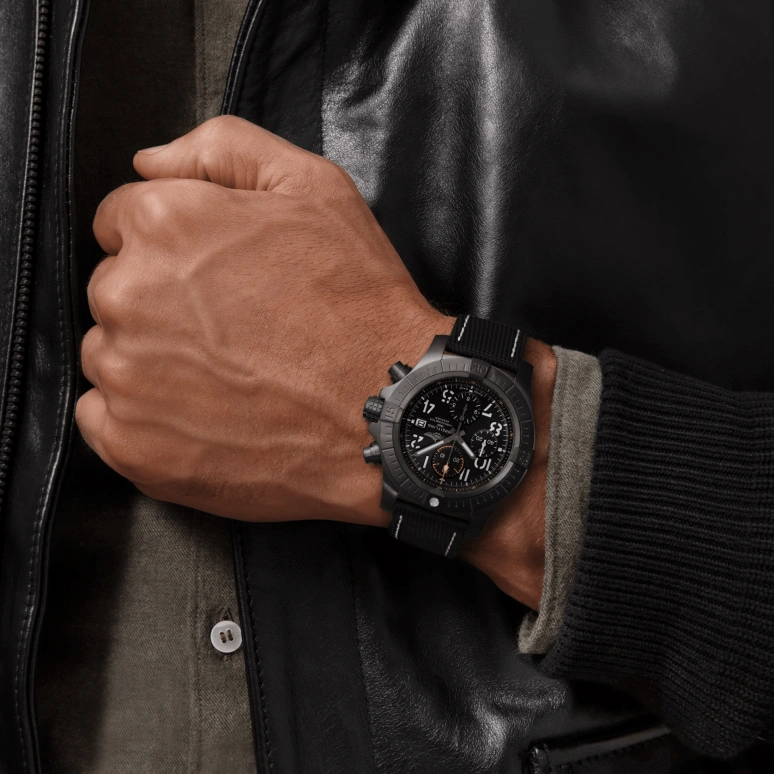 Breitling,Avenger 45mm,45mm,Titanium,Black,Automatic,Chronograph,Date,Compass,V13317101B1X1