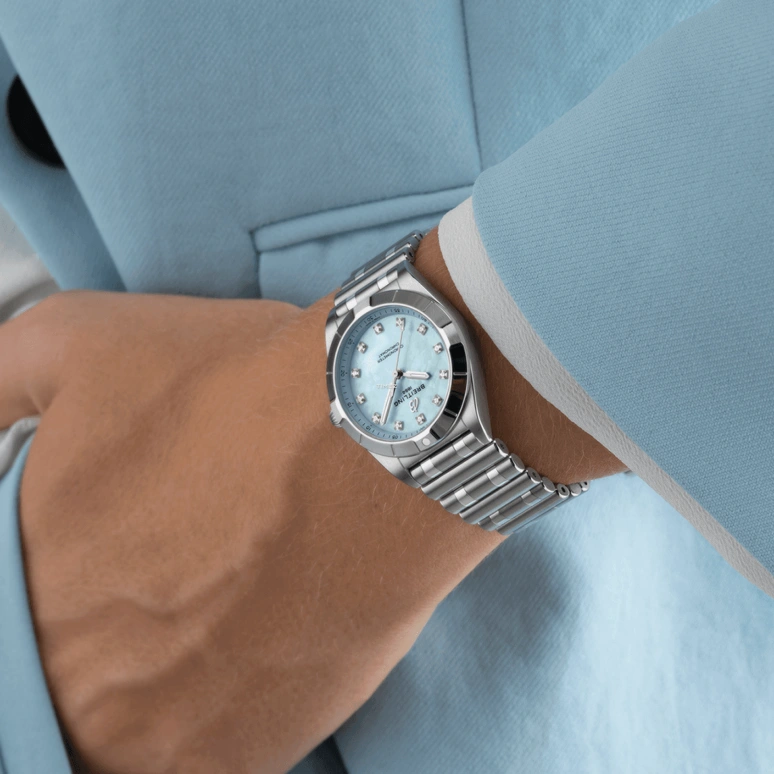 Breitling,Chronomat 28mm,28mm,Stainless Steel,Blue,Quartz,In-house Caliber,Sapphire,Crystal Glass,A72310101C1A1