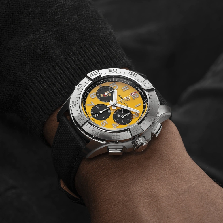 Breitling,Avenger 44mm,44mm,Stainless Steel,Yellow,Automatic,Chronograph,Day,AB01476A1I1X1