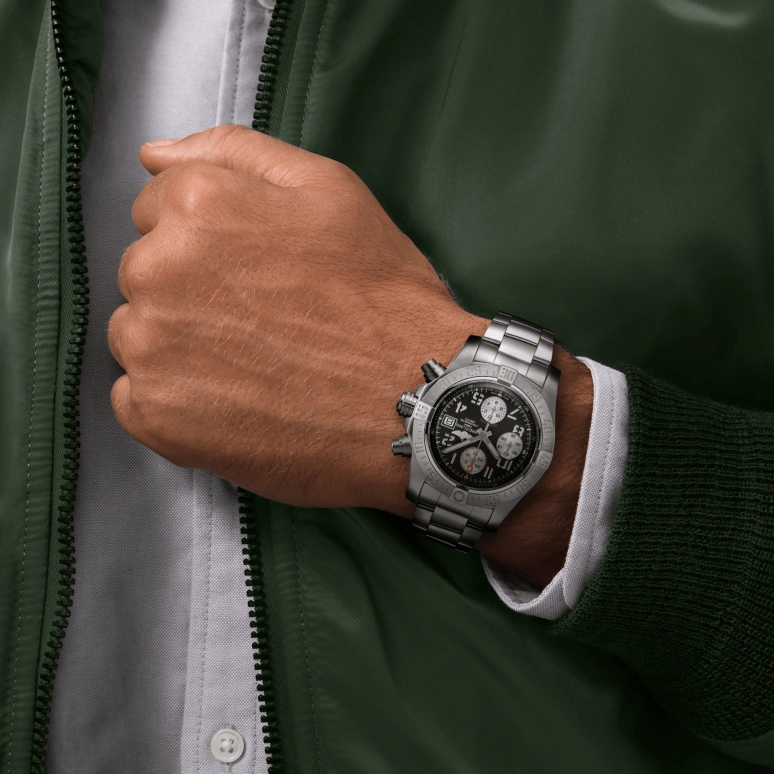 Breitling,Avenger 43mm,43mm,Stainless Steel,Black,Automatic,Chronograph,Date,Compass,A13381111B2A1