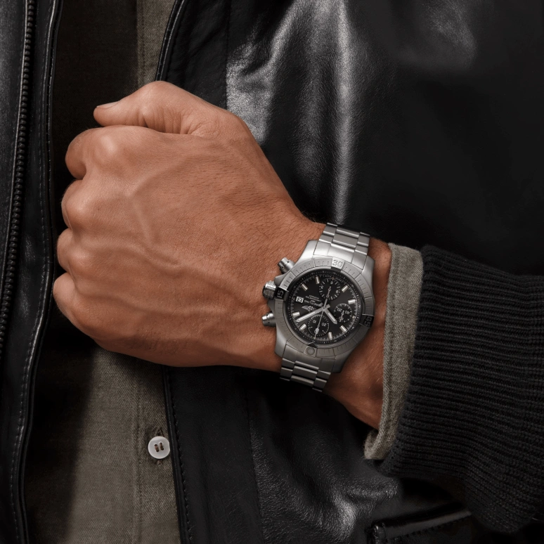 Breitling,Avenger 43mm,43mm,Stainless Steel,Black,Automatic,42hours,In-house Caliber,A13385101B1A1