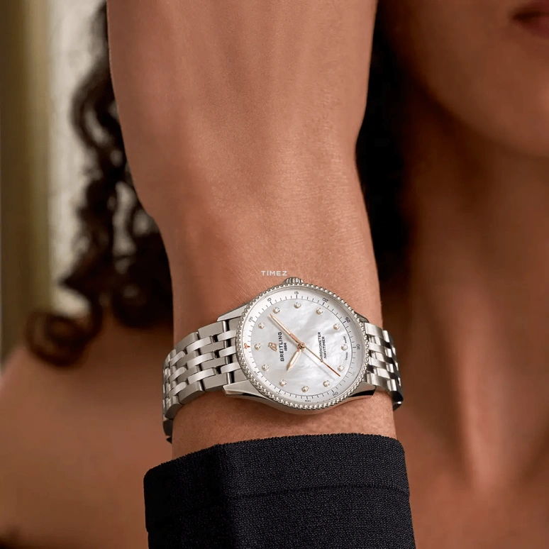 Breitling,Navitimer 32mm,32mm,Stainless Steel,White,Automatic,42hours,Sapphire,A77320E61A2A1