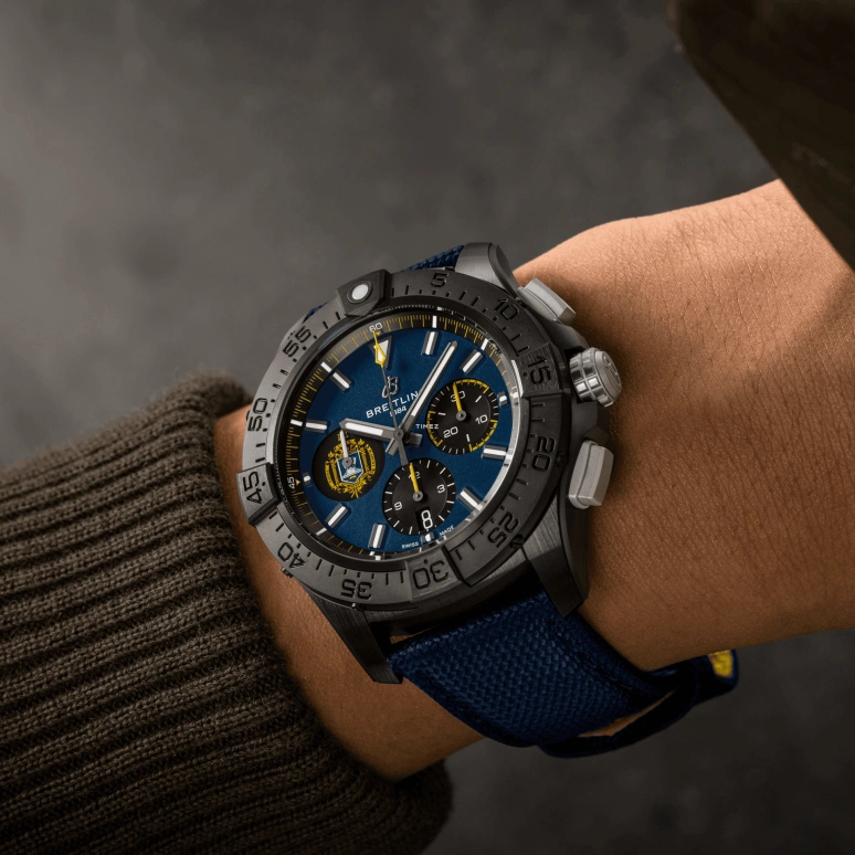Breitling,Avenger 44mm,44mm,Titanium,Blue,Automatic,Chronograph,Day,SB01474A1C1X1