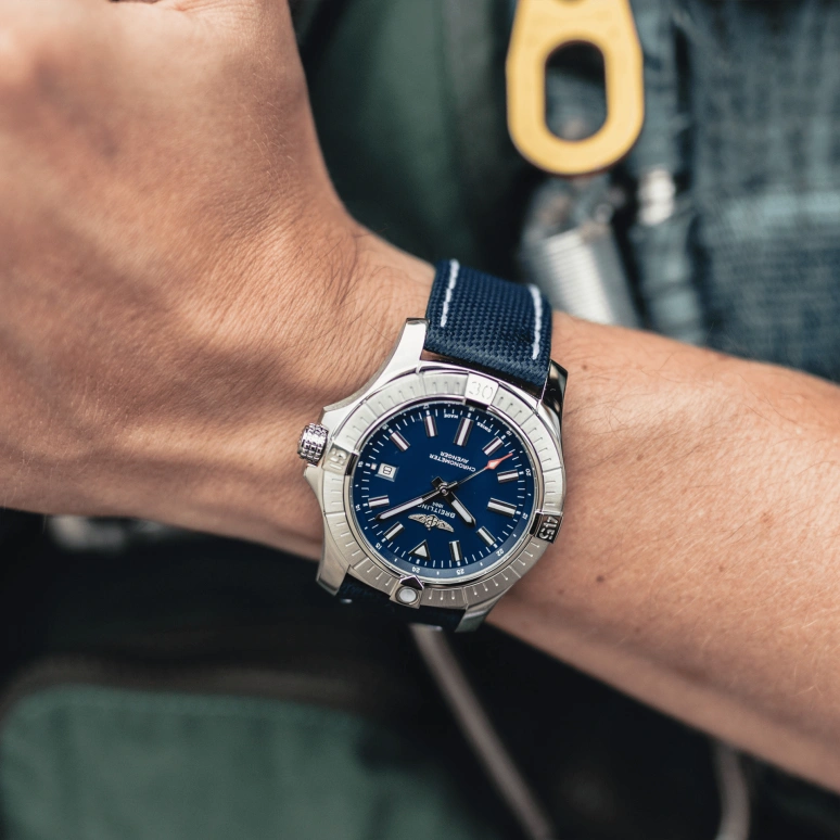 Breitling,Avenger 43mm,43mm,Stainless Steel,Blue,Automatic,Chronograph,Date,Anti-magnetic,A17318101C1X1