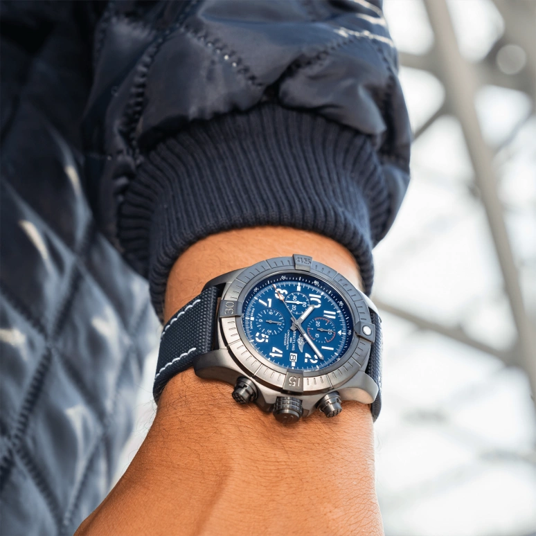 Breitling,Avenger 48mm,48mm,Titanium,Blue,Automatic,Chronograph,Date,Compass,V13375101C1X1