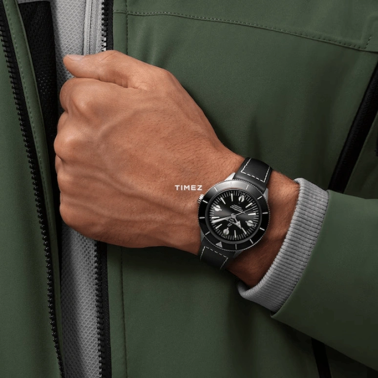 Breitling,Superocean Heritage 42mm,42mm,Stainless Steel,Black,Automatic,Day,42hours,A10370121B1X1