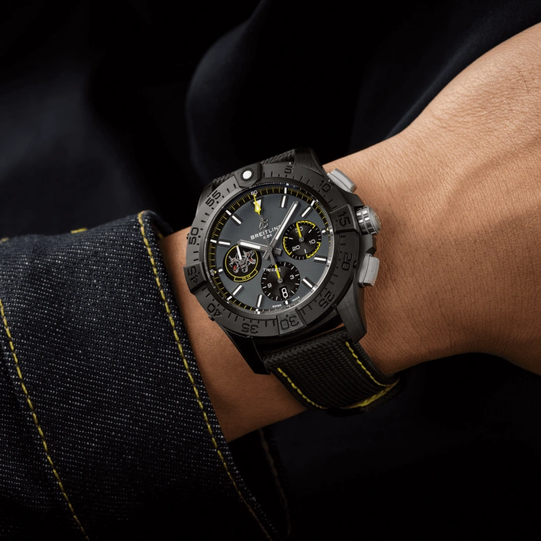 Breitling,Avenger 44mm,44mm,Titanium,Coal Gray,Automatic,Chronograph,Day,SB01472A1B1X1