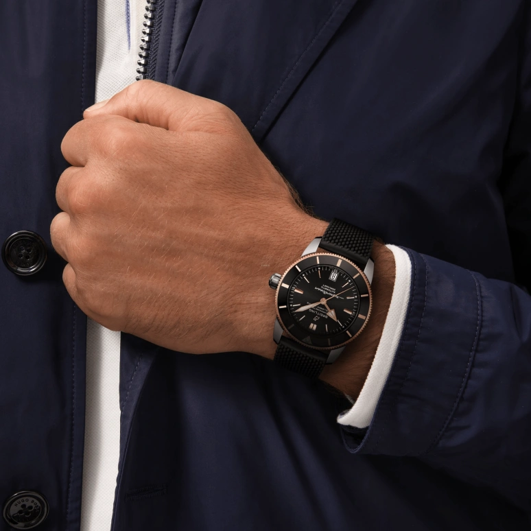 Breitling,Superocean Heritage 42mm,42mm,Red Gold,Stainless Steel,Black,Automatic,Day,70hours,UB2010121B1S1