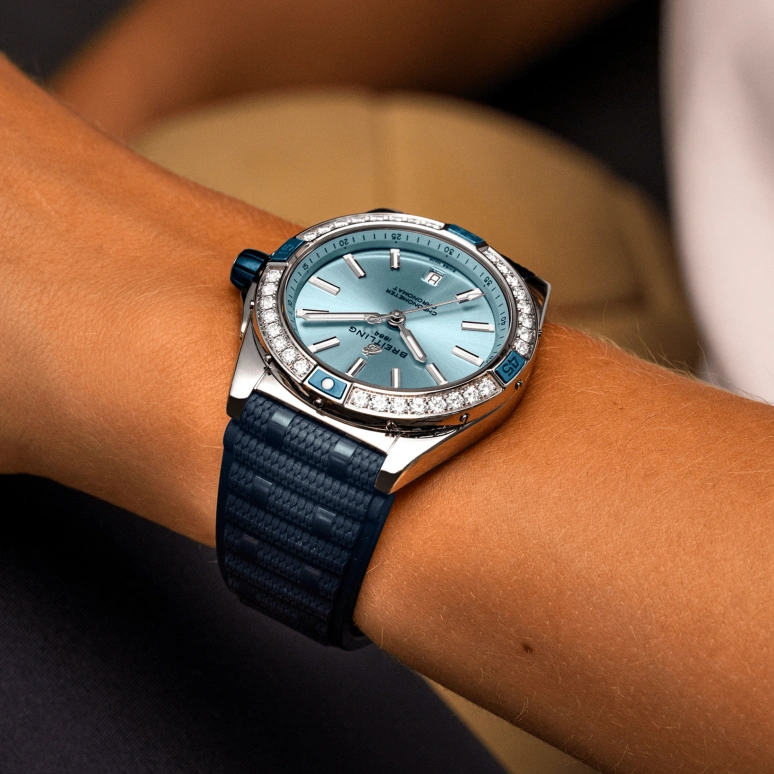 Breitling,Chronomat 38mm,38mm,Stainless Steel,Luminous,Ice Blue,Blue,Automatic,40hours,In-house Caliber,A17356531C1S1