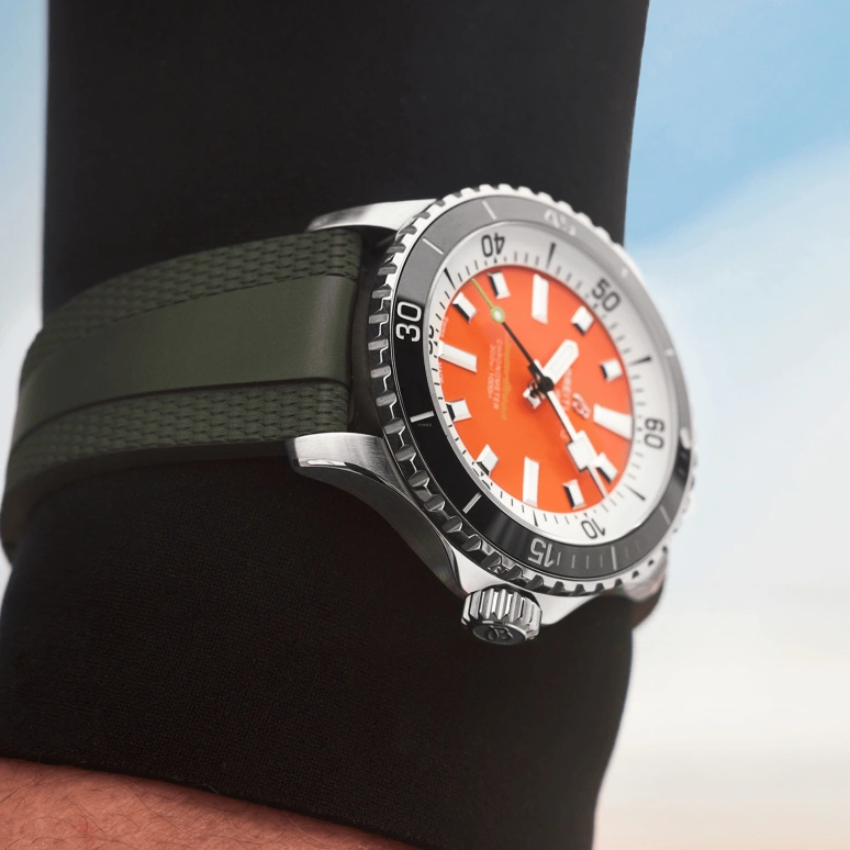 Breitling,Superocean 42mm,42mm,Stainless Steel,Orange,Automatic,40hours,In-house Caliber,A173751A1O1S1