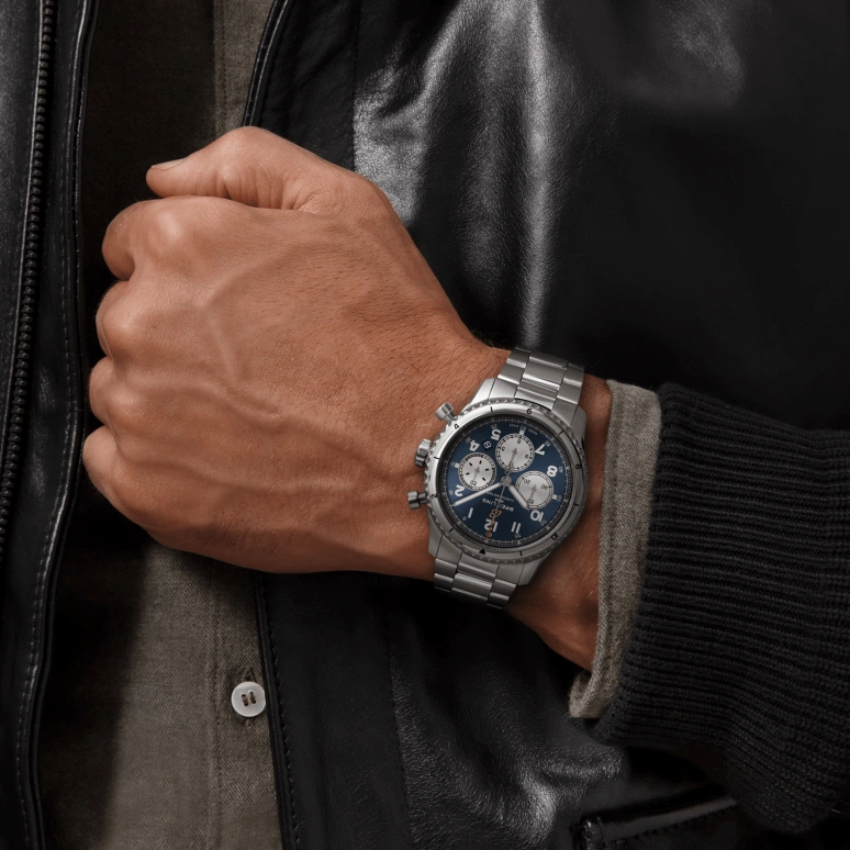 Breitling,Classic AVI 43mm,43mm,Stainless Steel,Automatic,70hours,In-house Caliber,AB0119131C1A1