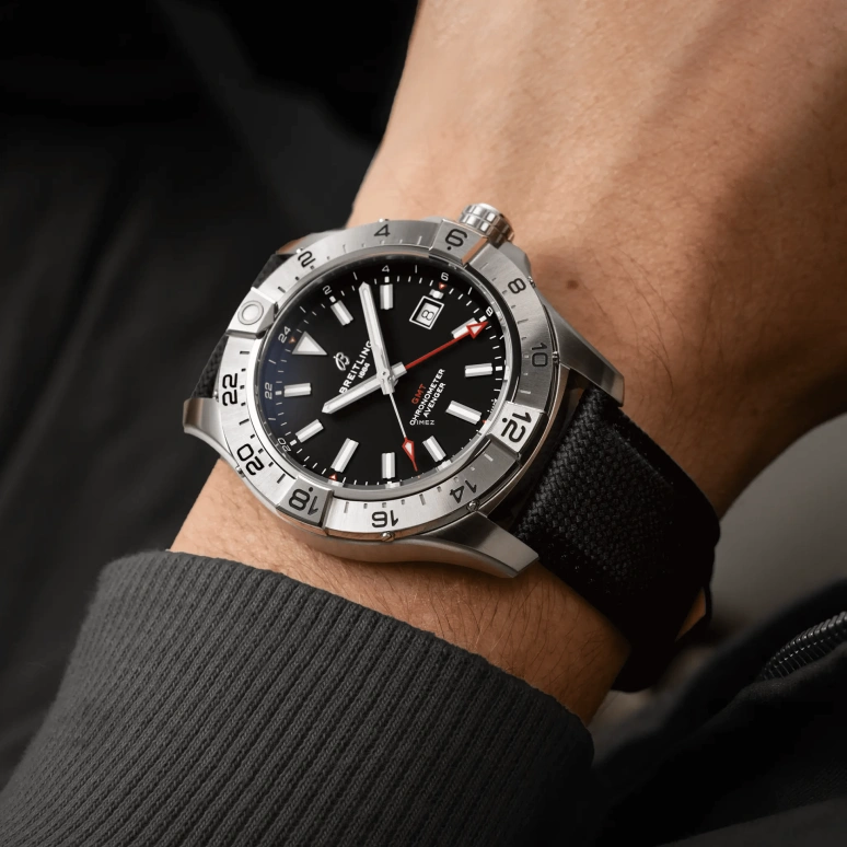 Breitling,Avenger 44mm,44mm,Stainless Steel,Black,Automatic,Day,Dule Time,GMT,A32320101B1X1