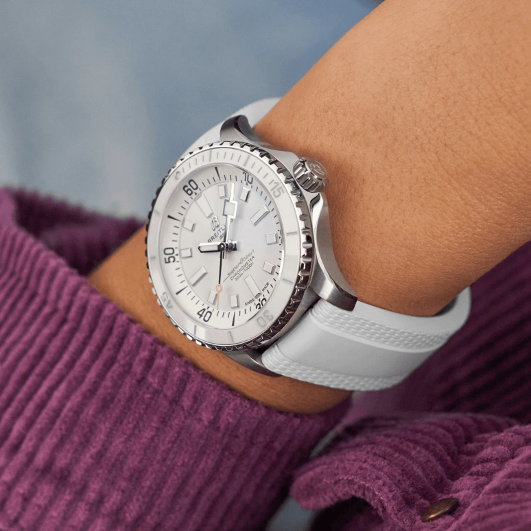 Breitling,Superocean 36mm,36mm,Stainless Steel,White,Automatic,40hours,In-house Caliber,A17377211A1S1