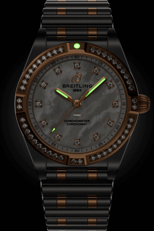Breitling,Chronomat 28mm,28mm,Stainless Steel,Red Gold,Silver White,Quartz,In-house Caliber,Sapphire,Crystal Glass,U72310531A1U1