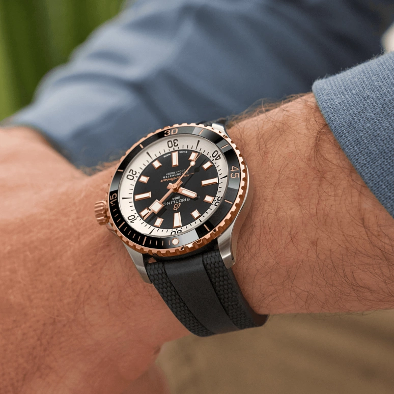 Breitling,Superocean 42mm,42mm,Stainless Steel,Black,Automatic,40hours,In-house Caliber,U17375211B1S1