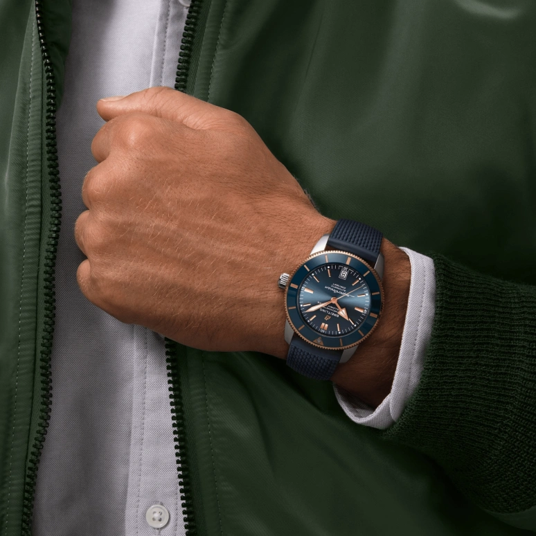 Breitling,Superocean Heritage 42mm,42mm,Red Gold,Stainless Steel,Blue,Automatic,Day,70hours,UB2010161C1S1