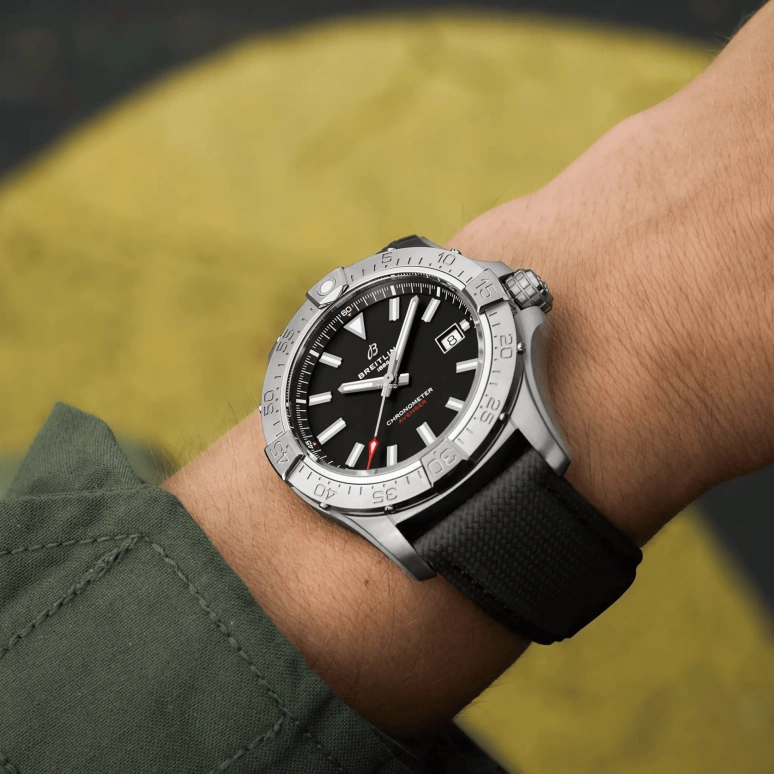 Breitling,Avenger 42mm,42mm,Stainless Steel,Black,Automatic,Day,40hours,A17328101B1X1