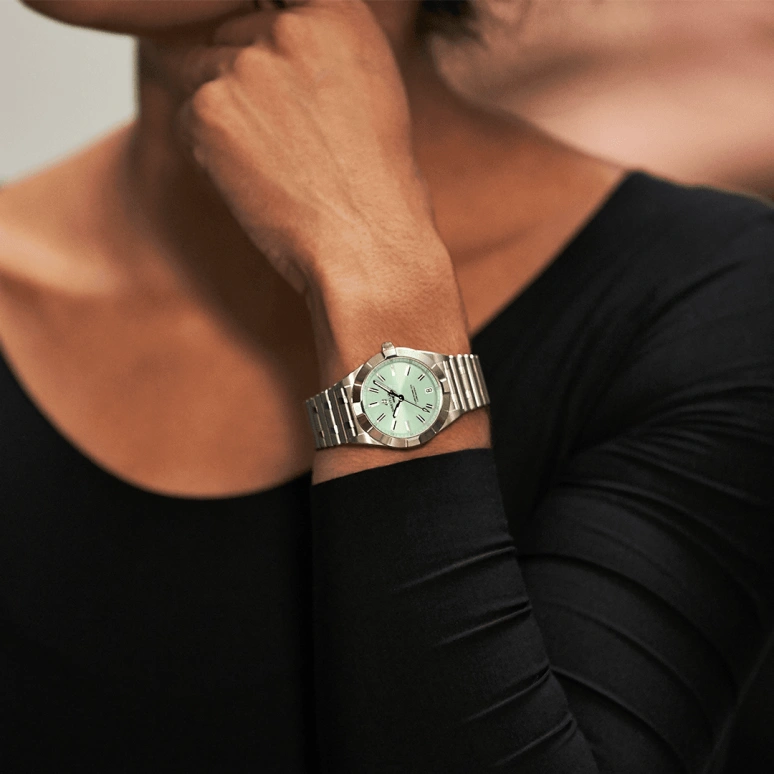 Breitling,Chronomat 32mm,32mm,Stainless Steel,Green,Quartz,26280hours,In-house Caliber,A77310101L1A1