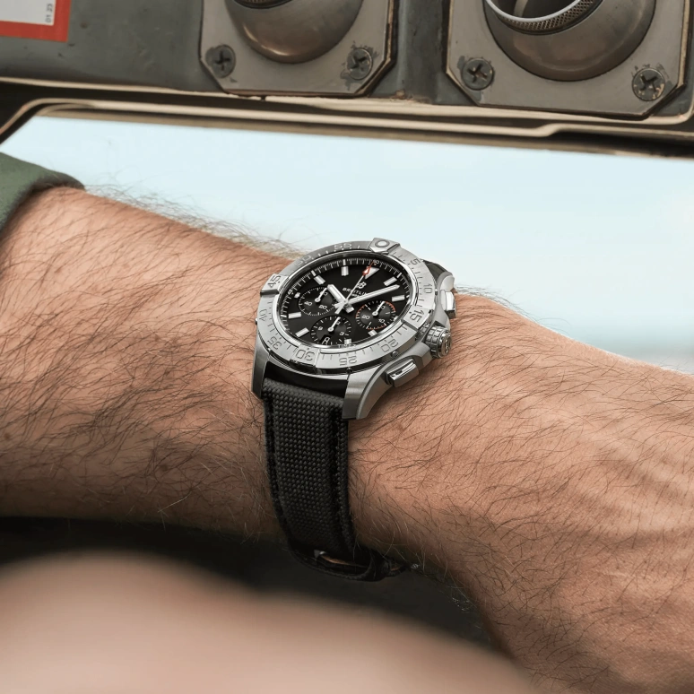 Breitling,Avenger 44mm,44mm,Stainless Steel,Black,Automatic,Chronograph,Day,AB0147101B1X1
