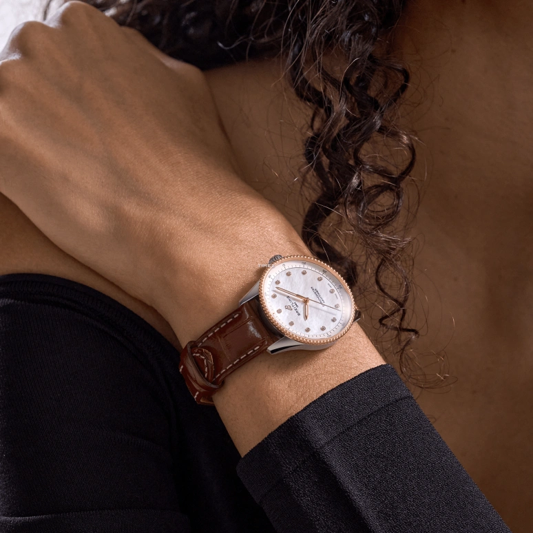 Breitling,Navitimer 32mm,32mm,Stainless Steel,Red Gold,White,Quartz,26280hours,In-house Caliber,U77320E61A1P1