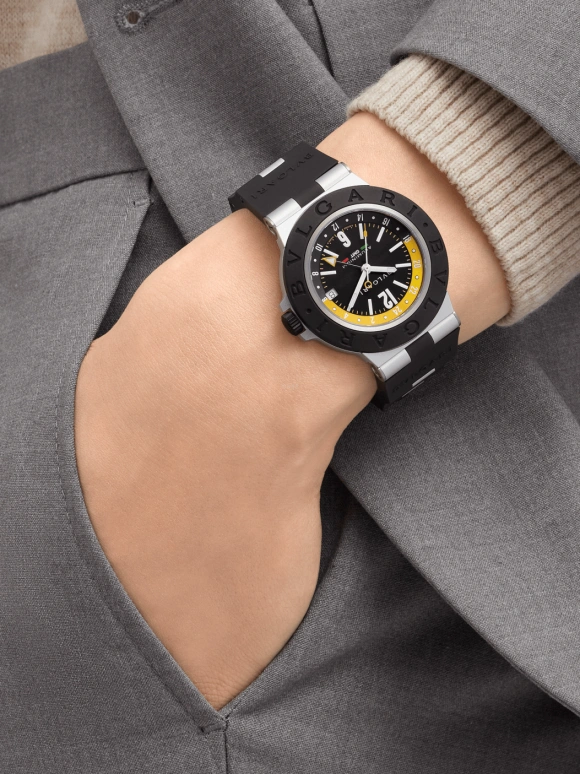 Bulgari,Other 40mm,40mm,Aluminium,Luminous,Yellow,Black,Dule Time,GMT,跳分,103702