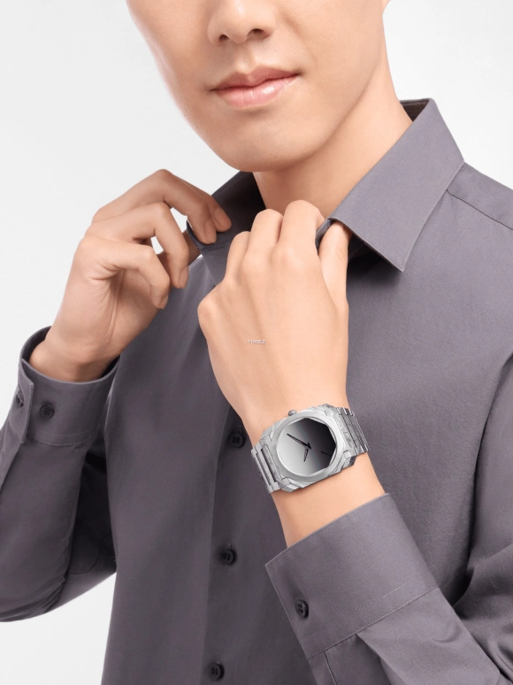 Bulgari,Octo 40mm,40mm,Titanium,Stainless Steel,Gradient,Black,Grey,Automatic,60hours,In-house Caliber,104132