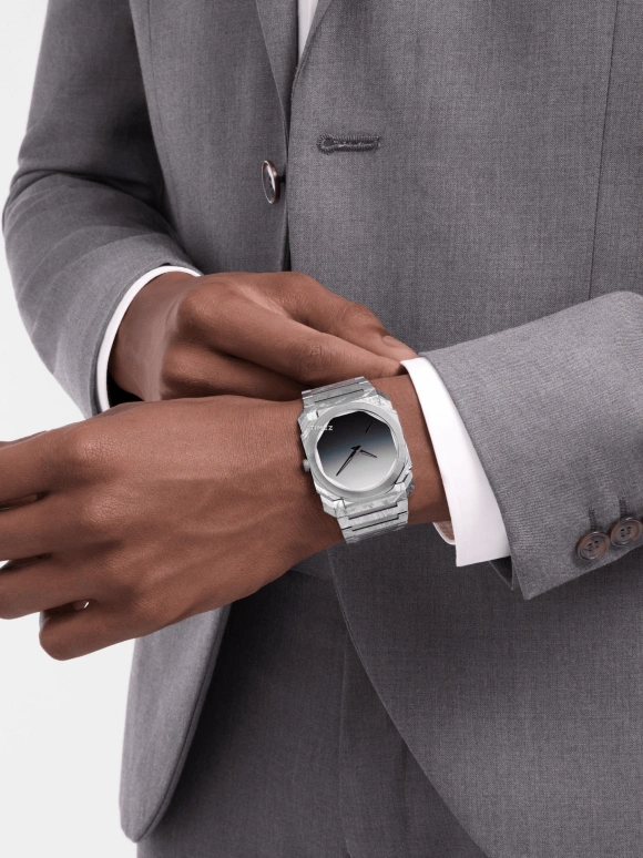 Bulgari,Octo 40mm,40mm,Titanium,Stainless Steel,Gradient,Black,Grey,Automatic,60hours,In-house Caliber,104132