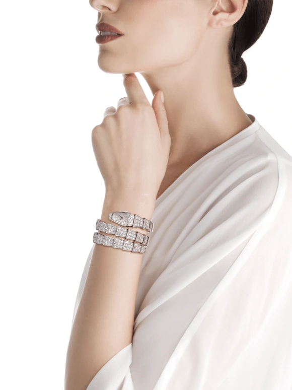 Bulgari,Serpenti 26mm,26mm,White Gold,White,Quartz,26280hours,In-house Caliber,Selena Gomez,101786