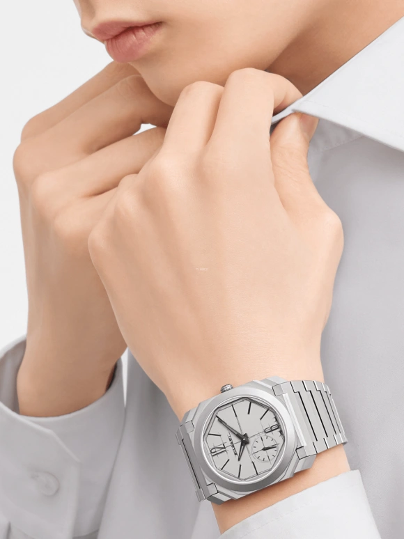 Bulgari,Octo 40mm,40mm,Titanium,Grey,Automatic,60hours,In-house Caliber,103672