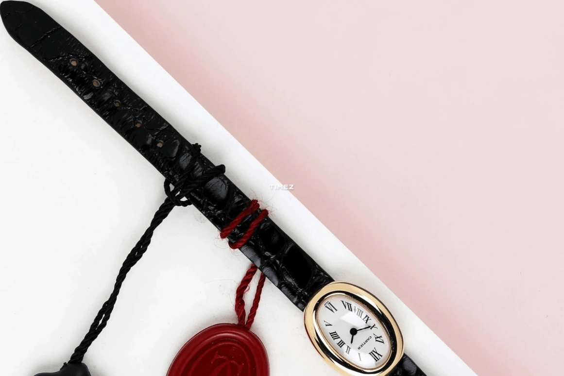 Cartier,Baignoire 18x25mm,18x25mm,Yellow Gold,Silver,Quartz,Sapphire,Crystal Glass,Oval,W1510956