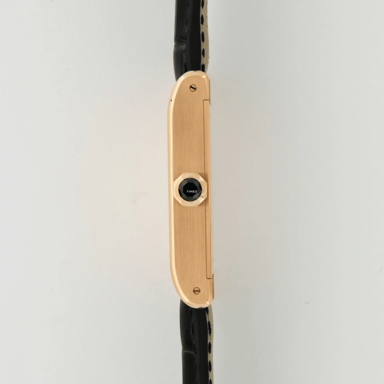 Cartier,Tank à Guichet 24.50x35.50mm,24.50x35.50mm,Yellow Gold,White,Handwound,Jumping Minutes,Jumping Hours,2817