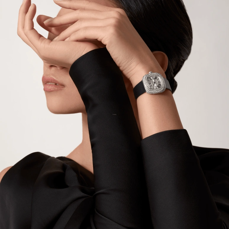 Cartier,Coussin de Cartier 27.10x27.70mm,27.10x27.70mm,White Gold,Silver,Quartz,Sapphire,Crystal Glass,Square,WJCS0002