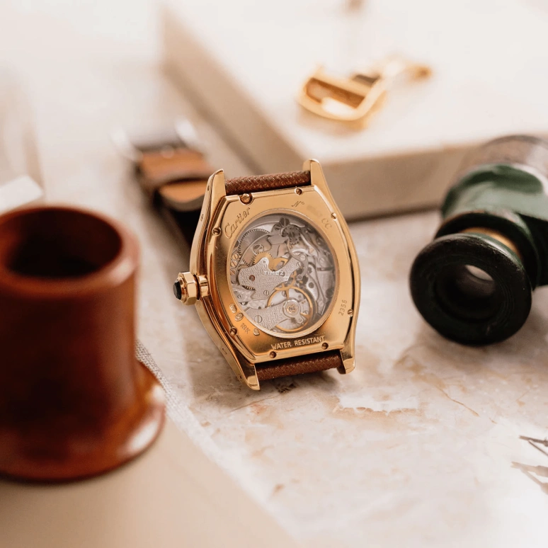 Cartier,Tortue 34x43mm,34x43mm,Yellow Gold,White,Quartz,2356