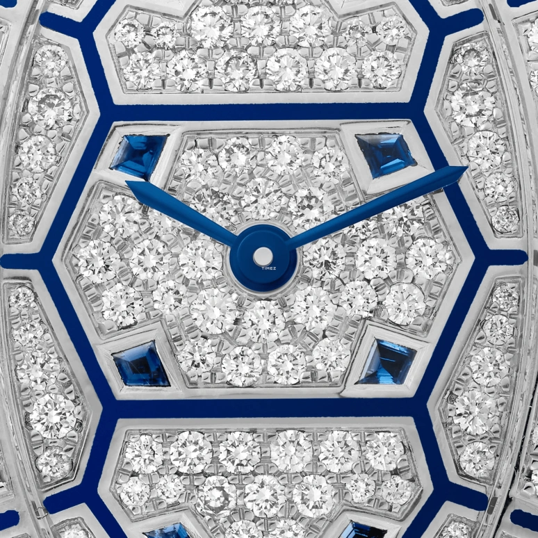 Cartier,Libre 25.47x32.39mm,25.47x32.39mm,White Gold,Silver,Quartz,Sapphire,Oval,WJLI0021
