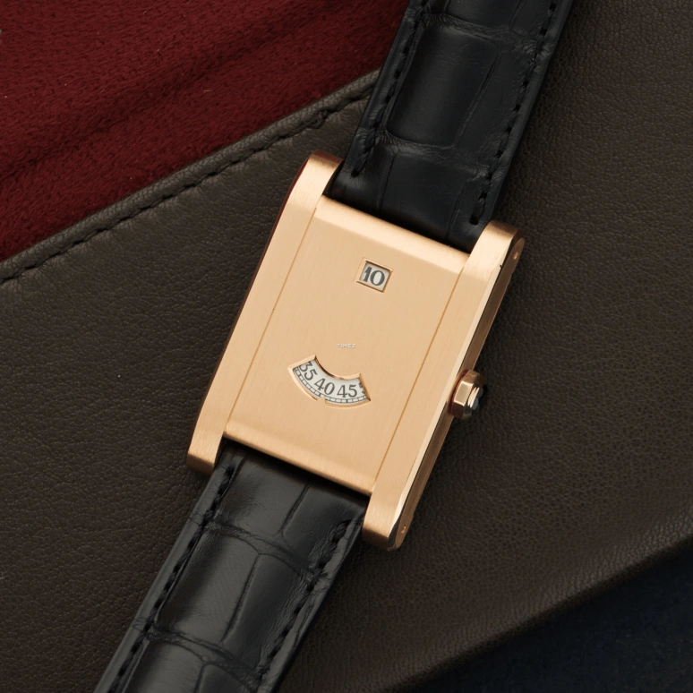 Cartier,Tank à Guichet 24.50x35.50mm,24.50x35.50mm,Yellow Gold,White,Handwound,Jumping Minutes,Jumping Hours,2817