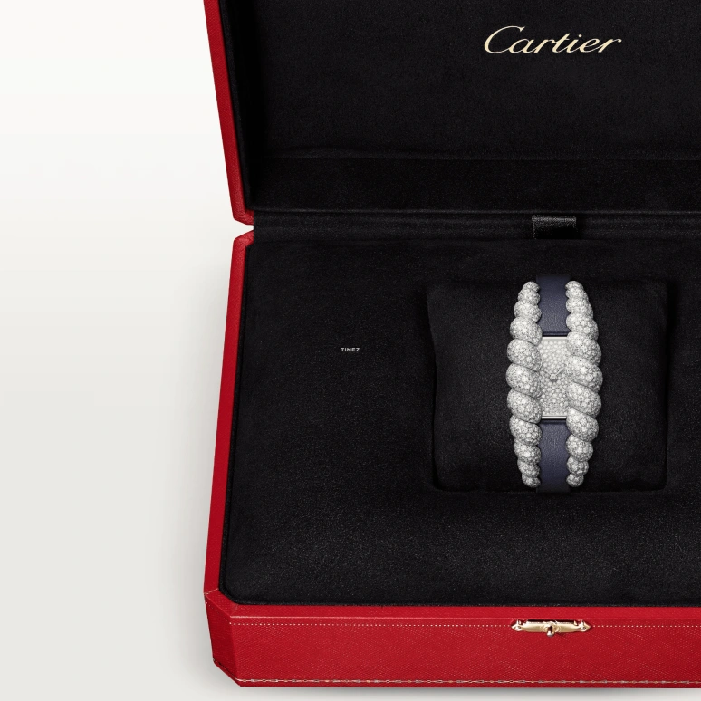 Cartier,Tressage 56.20x25.70mm,56.20x25.70mm,White Gold,Silver,Quartz,Sapphire,Crystal Glass,Square,HPI01693