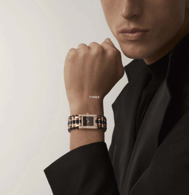 Cartier,Tank 31x34.20mm,31x34.20mm,Yellow Gold,Black,Quartz,Rectangular,Gold,HPI01592