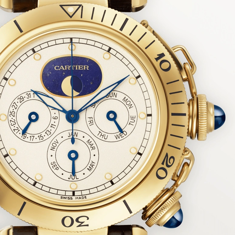 Cartier,Pasha de Cartier 38mm,38mm,Yellow Gold,Silver,Automatic,Moonphase,Month,Date,Day,In-house Caliber,Sapphire,Crystal Glass,WGPA0022