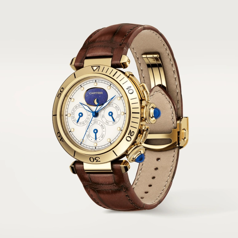 Cartier,Pasha de Cartier 38mm,38mm,Yellow Gold,Silver,Automatic,Moonphase,Month,Date,Day,In-house Caliber,Sapphire,Crystal Glass,WGPA0022