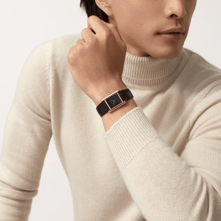 Cartier,Tank 33.70x25.50mm,33.70x25.50mm,Yellow Gold,Black,Handwound,38hours,In-house Caliber,WGTA0091