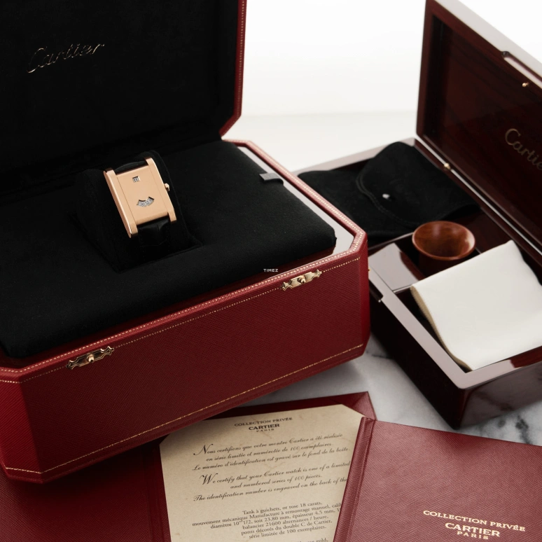 Cartier,Tank à Guichet 24.50x35.50mm,24.50x35.50mm,Yellow Gold,White,Handwound,Jumping Minutes,Jumping Hours,2817