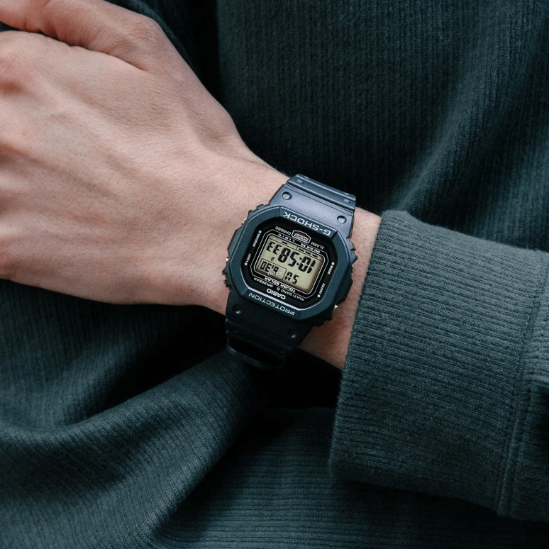 Casio,5600 48.90x42.80mm,48.90x42.80mm,Stainless Steel,Black,Grey,Quartz,Countdown,Chronograph,Month,Date,Hardlex,Square,GW5000U,GW5000U-1