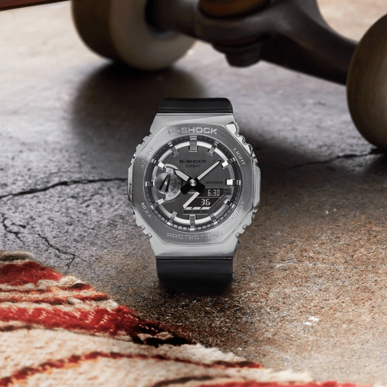 Casio,G-SHOCK 49.30x44.40mm,49.30x44.40mm,Stainless Steel,Grey,Quartz,Chronograph,Month,Date,Day,Hardlex,Octagon,GM,GM-2100-1A
