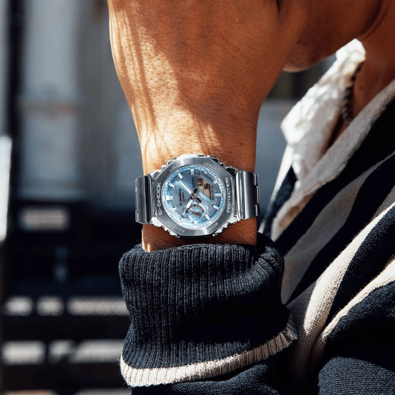 Casio,G-SHOCK 44.40mm,44.40mm,Stainless Steel,Ice Blue,Quartz,Countdown,Chronograph,Month,Date,Sapphire,Octagon,GM2110D,GM2110D-2A