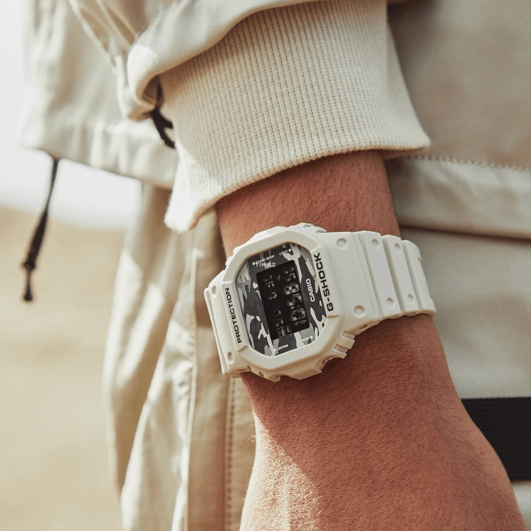Casio,G-SHOCK 48.90x42.80mm,48.90x42.80mm,Resin,Grey,Black,Quartz,Countdown,Chronograph,Month,Date,Hardlex,Square,DW5600CA,DW5600CA-8