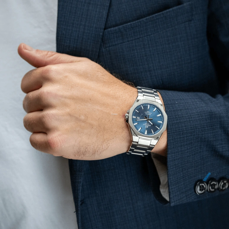 Casio,EDIFICE 44.80x39.90mm,44.80x39.90mm,Stainless Steel,Blue,Quartz,Day,Sapphire,Crystal Glass,EFRS108D,EFRS108D-2AV