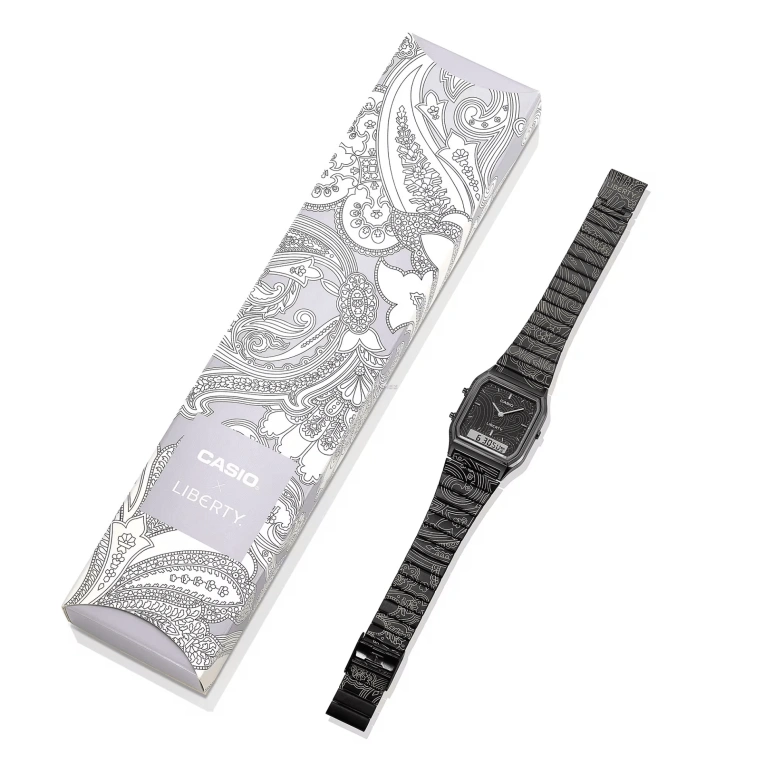 Casio,VINTAGE 38.80x29.80mm,38.80x29.80mm,Resin,Black,Quartz,Chronograph,Month,Date,Day,Plexi,Glass,Square,AQ230EBLT,AQ230EBLT-1A