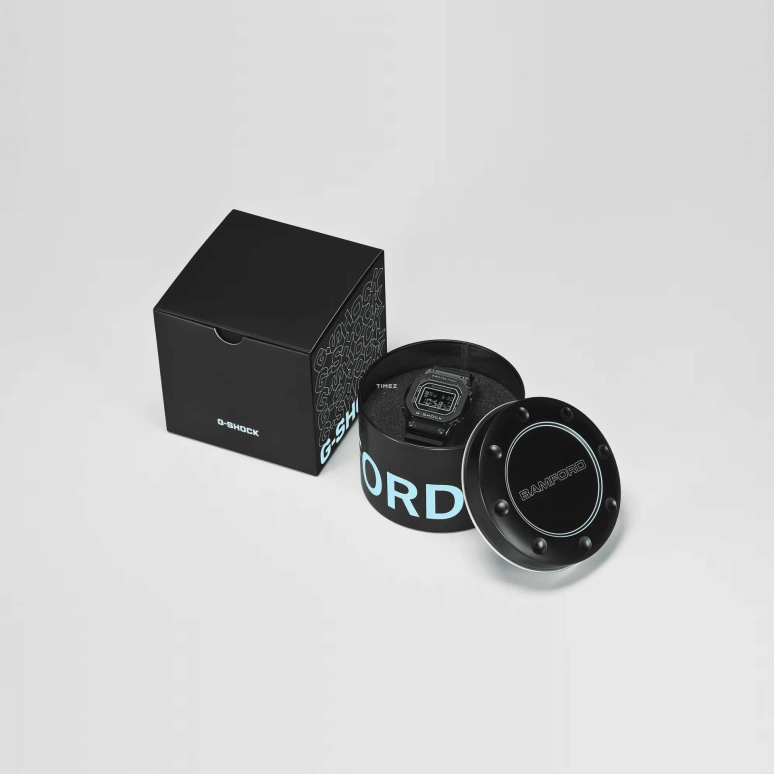 Casio,5600 49.60x43.20mm,49.60x43.20mm,Resin,Stainless Steel,Black,Quartz,Countdown,Chronograph,Month,Date,Hardlex,Square,GM5600BWD,GM5600BWD-1