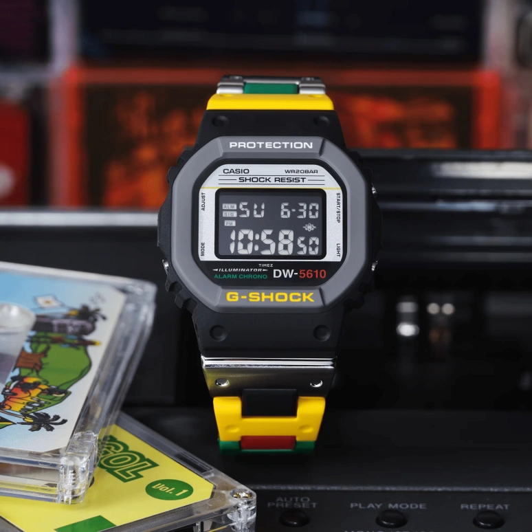 Casio,5600 48.90x43.80mm,48.90x43.80mm,Resin,Black,White,Quartz,Countdown,Chronograph,Month,Date,Hardlex,Square,DW5610MT,DW5610MT-1